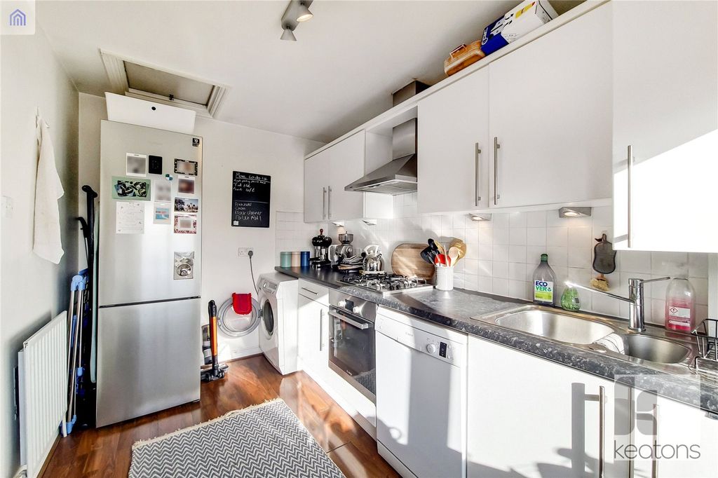 Property photo 2 of 4 Kitchen