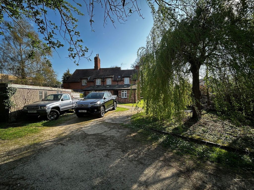 Property photo 1 of 20