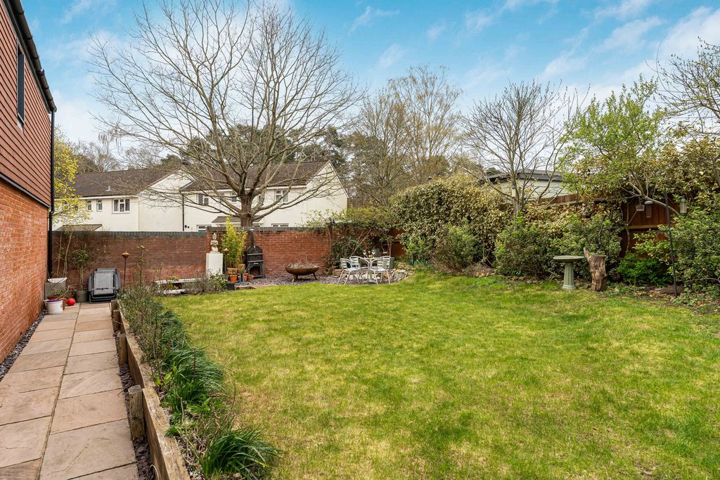 Property photo 2 of 25