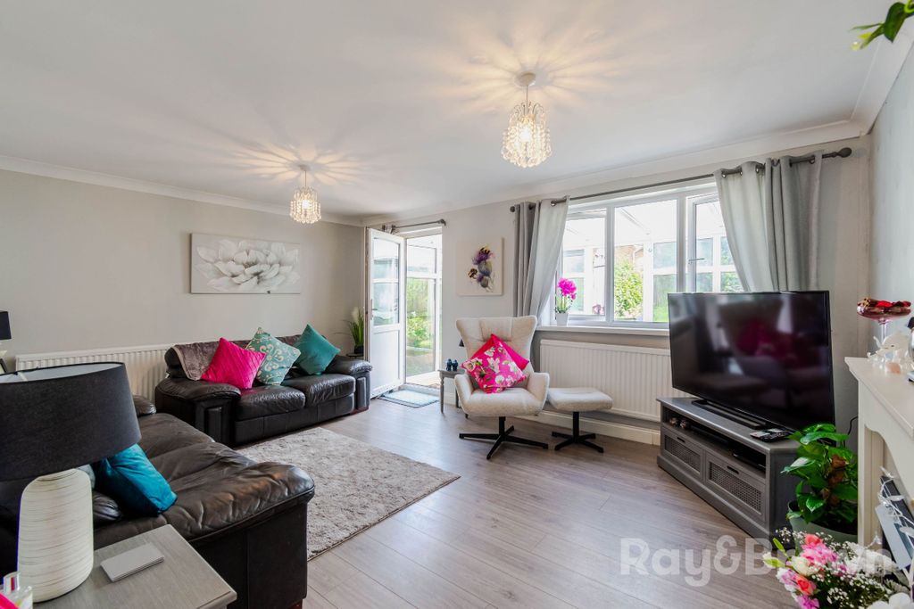 Property photo 2 of 48