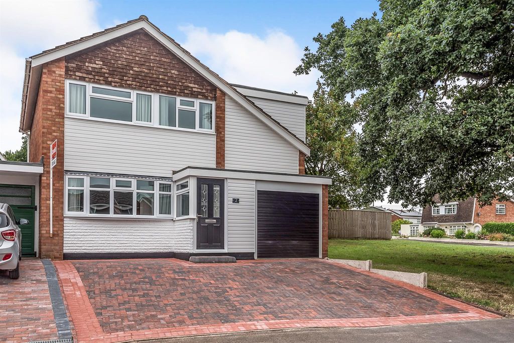 Property photo 1 of 10 Front