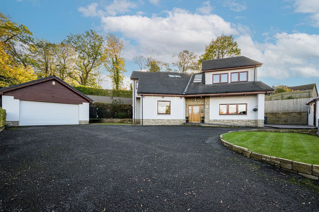 Property photo 1 of 39 External