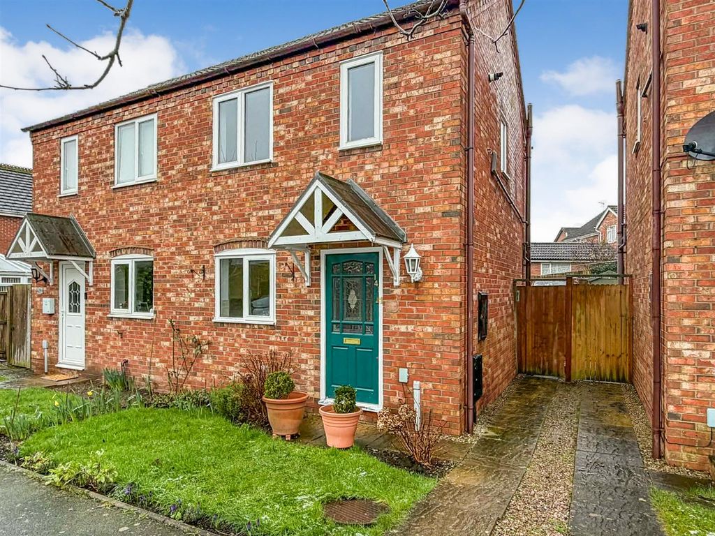 Property photo 1 of 13 Front Garden