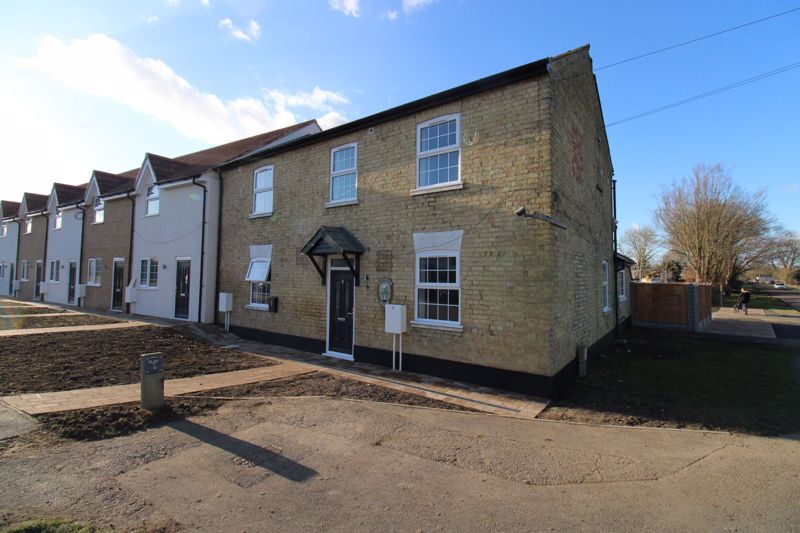 Property photo 1 of 10 Photo 4