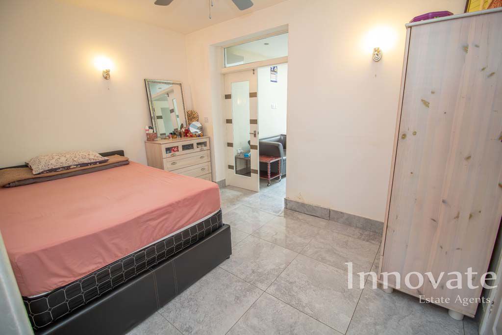 Property photo 3 of 12 Photo 2