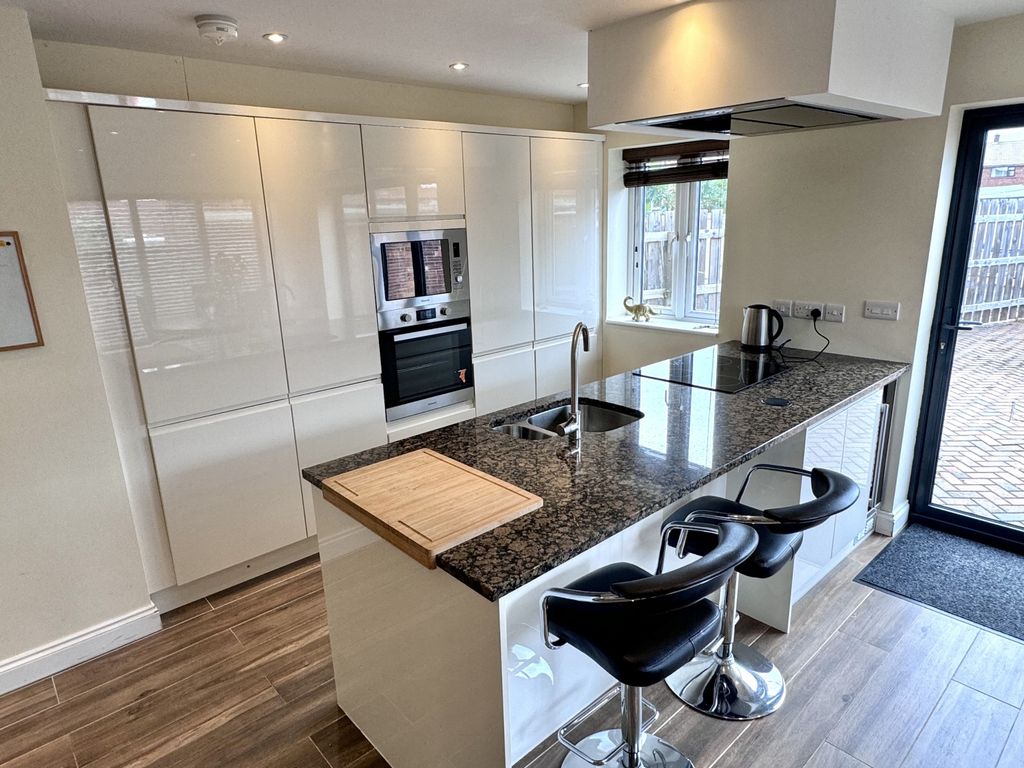 Property photo 3 of 14 Img_0642