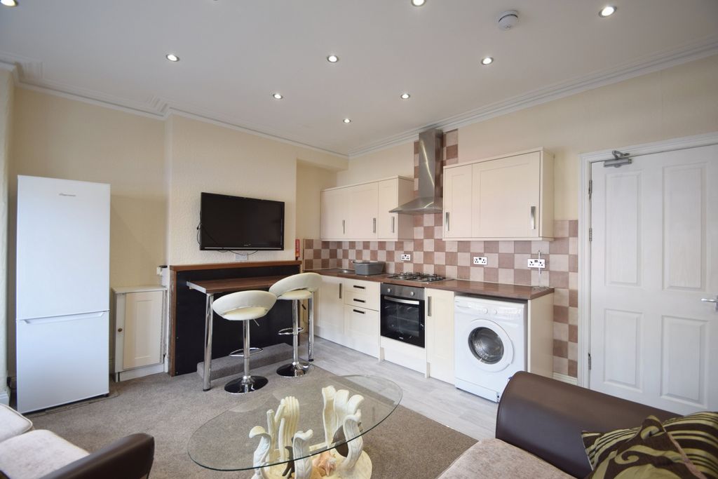 Property photo 2 of 10 Photo 4