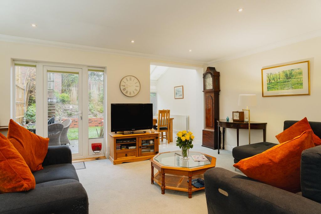 Property photo 2 of 17 Propertyportals 1.Jpg