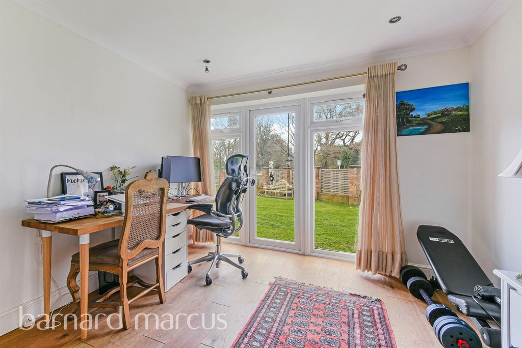 Additional image 5 of 5 bed bungalow for saleDeepdene Avenue, Croydon CR0