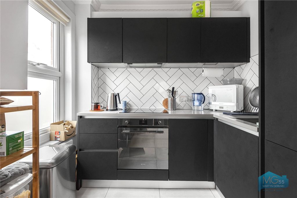 Property photo 2 of 10 Picture No. 18