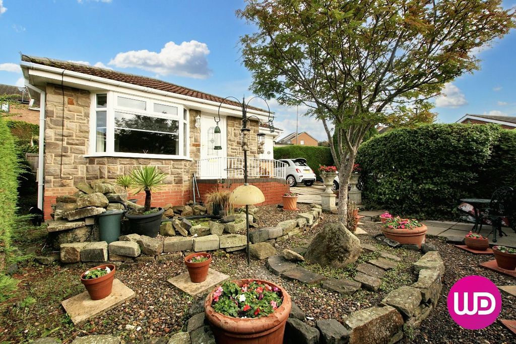 Property photo 1 of 32