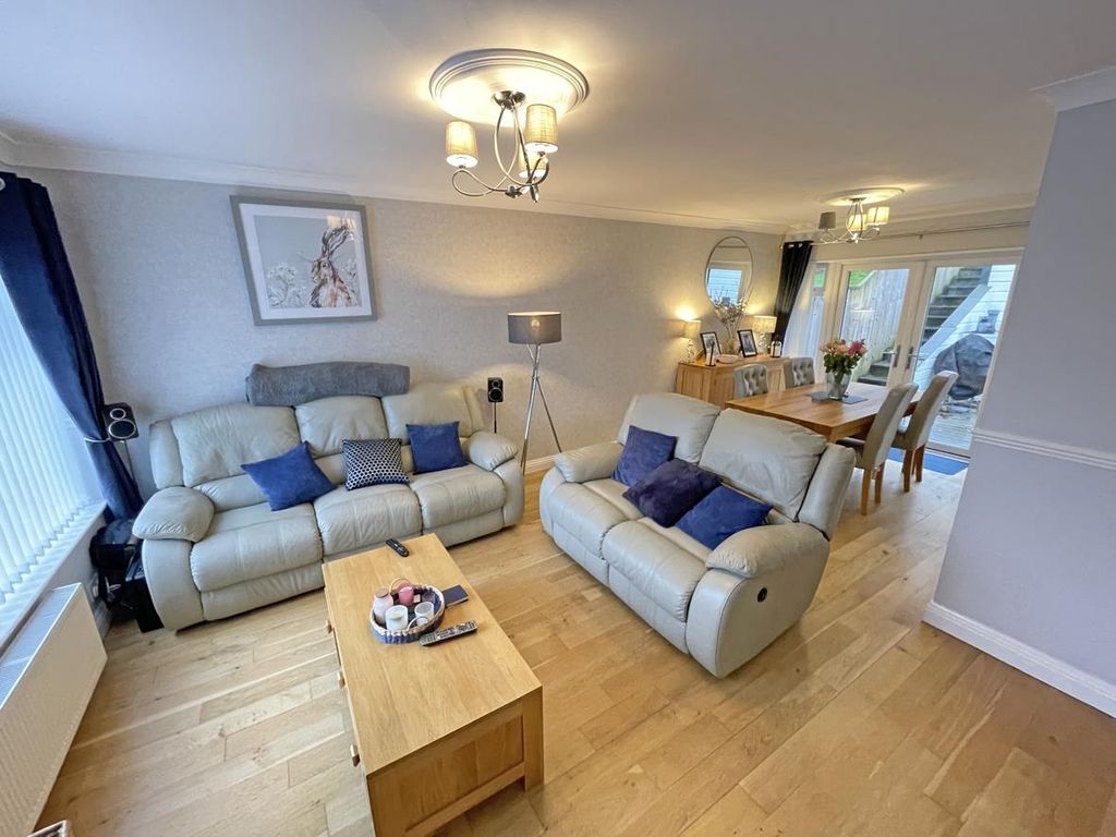 Property photo 2 of 19 Baydon Close 11 - Living Room Front.Jpg