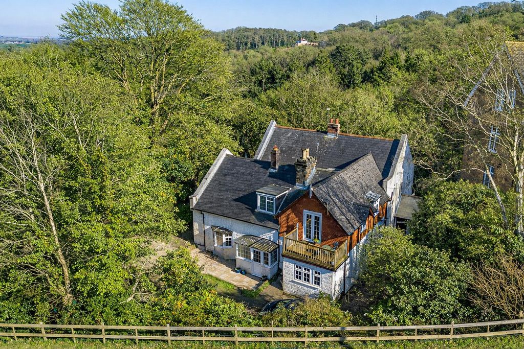 Property photo 1 of 22 45Be6d85-58A4-4F26-B9Cf-A6Bd77d2Ed2A.Png