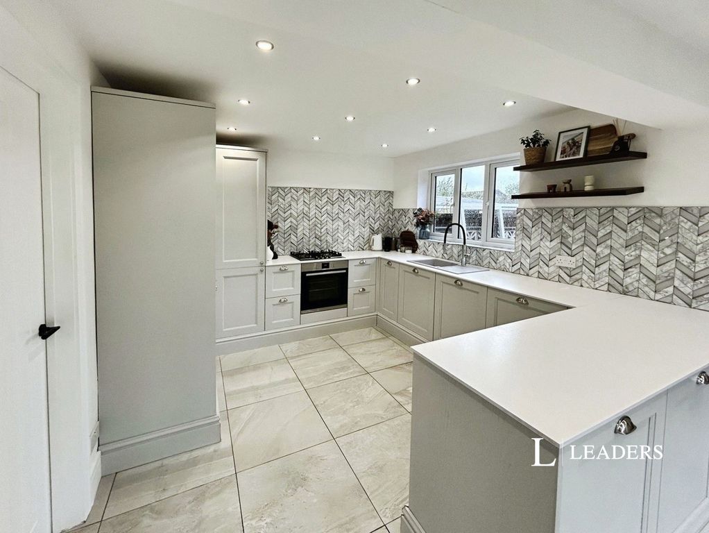 Property photo 3 of 18 Pbox-Img.Jpg