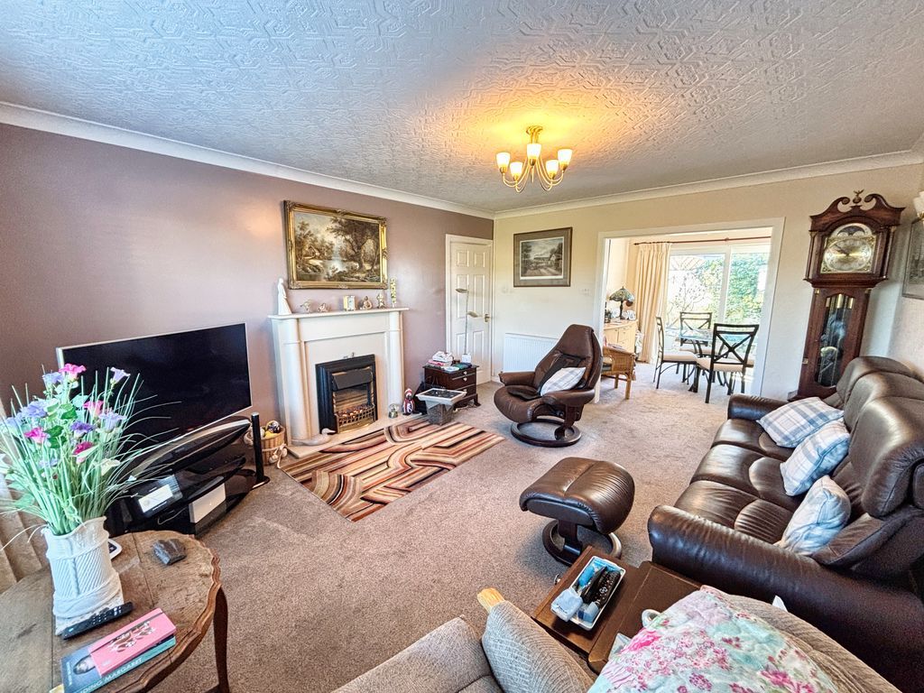 Property photo 3 of 27 Photo 23