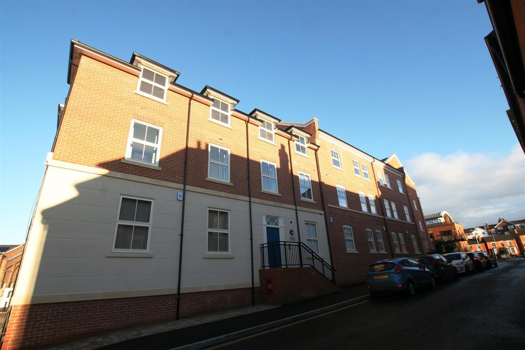 Property photo 2 of 12