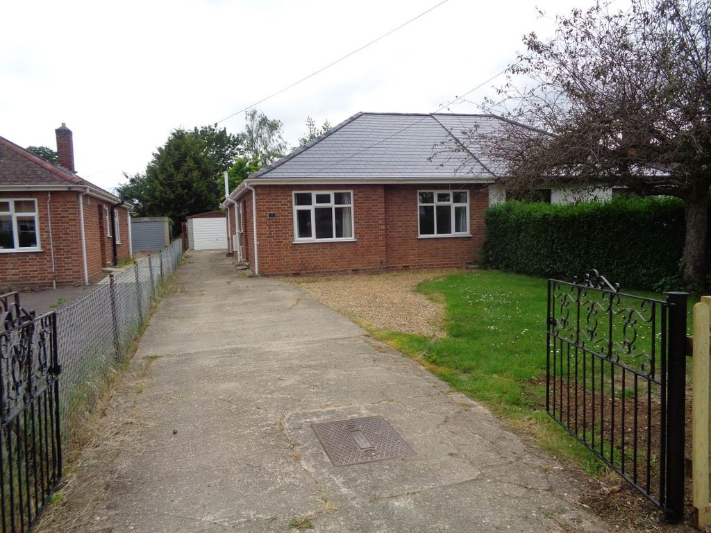 Property photo 1 of 13 Swaynes Lane Front