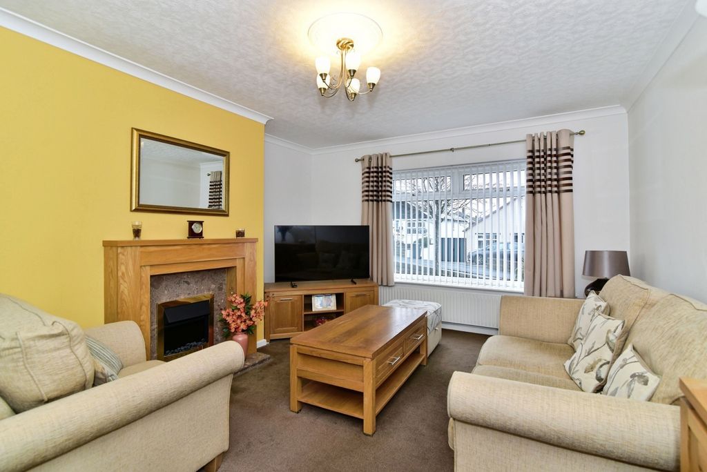 Property photo 3 of 11 Pbox-Img.Jpg