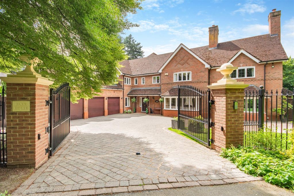 Property photo 1 of 24 8586790-Exterior20.Jpg