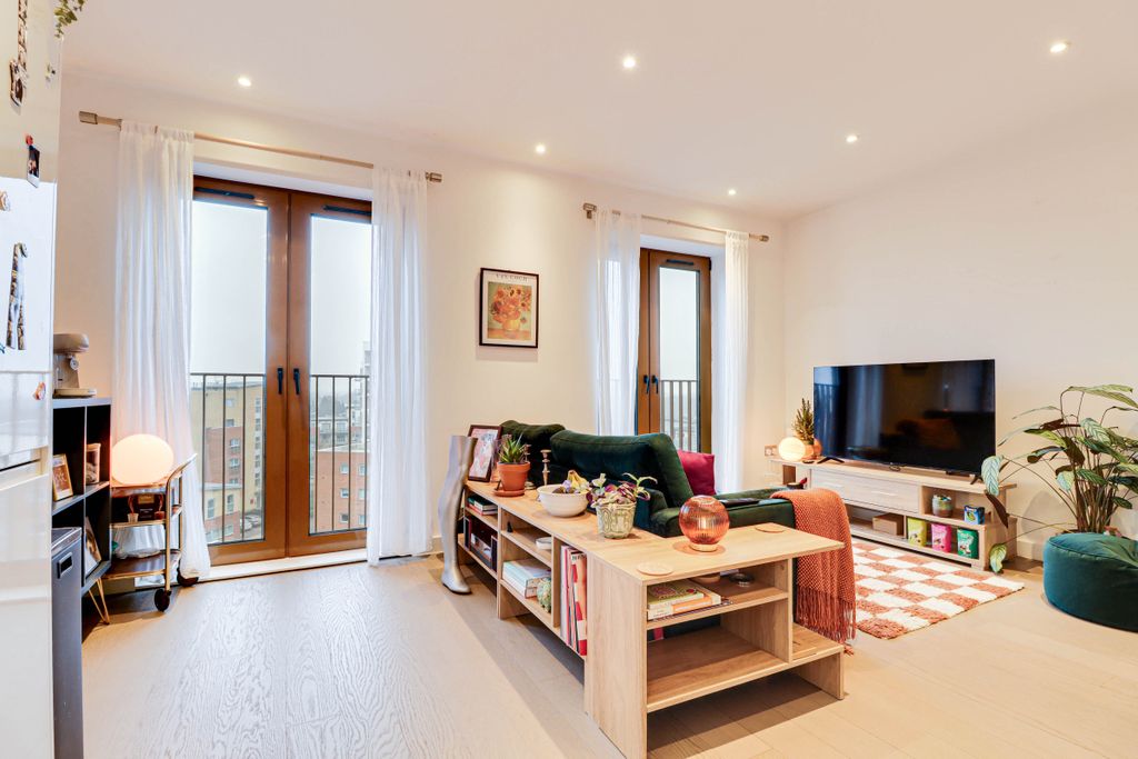 Property photo 2 of 16 Img2868Img2870