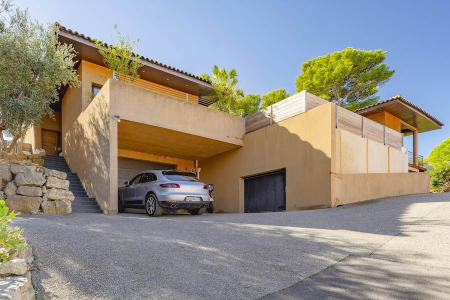 Property photo 1 of 10