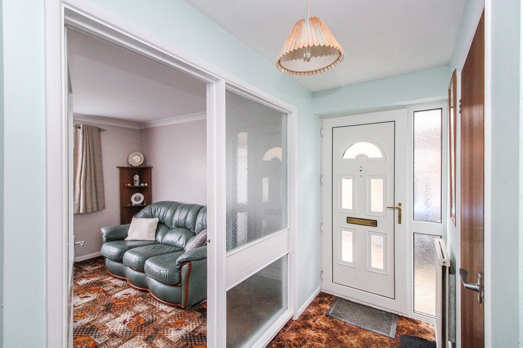 Property photo 2 of 13 Entrance Hall