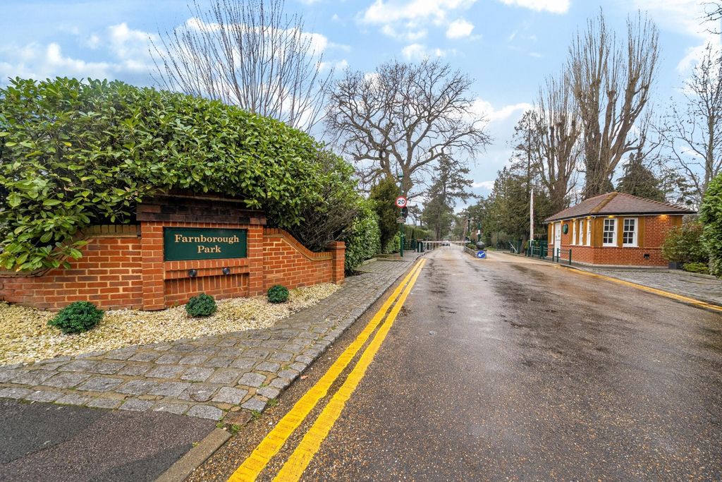 Property photo 3 of 27 1402466-7-6981Cff...