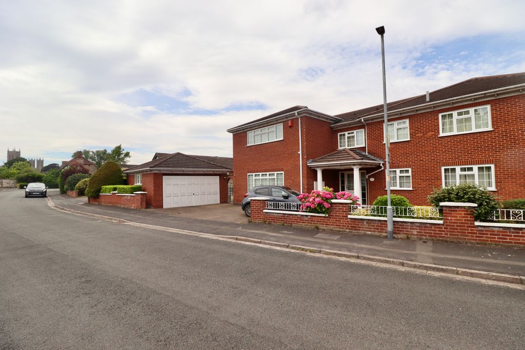Property photo 1 of 15 Img_7027
