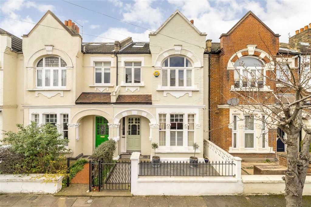 Property photo 1 of 8