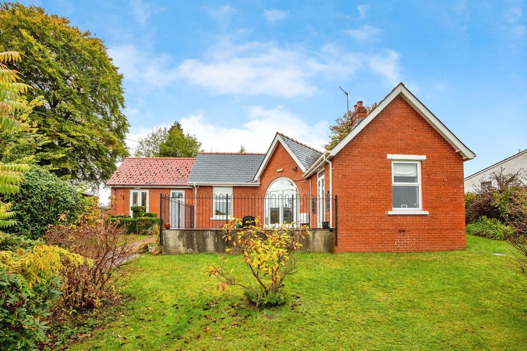 Property photo 2 of 23 Photo