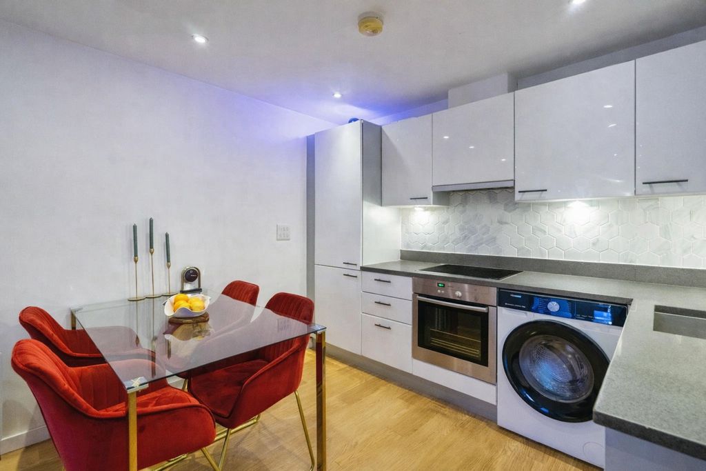 Property photo 3 of 18 1000221602