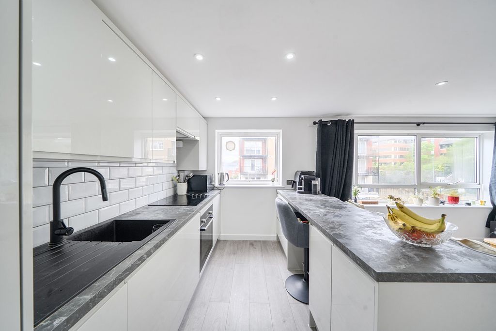 Property photo 1 of 20 1459759-11-6A0B3c...