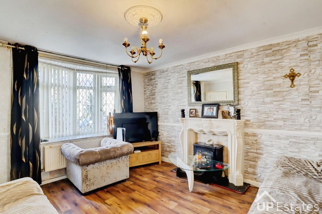 Property photo 2 of 5 Living Room