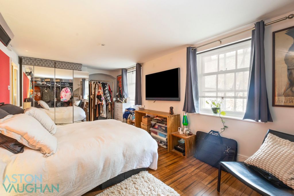 Additional image 17 of 4 bed flat for saleLewes Crescent, Brighton, East Sussex BN2
