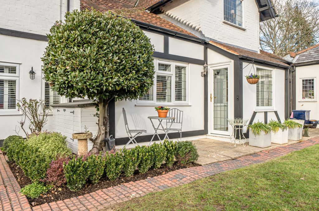 Property photo 1 of 19 1400526-3-696F99c...