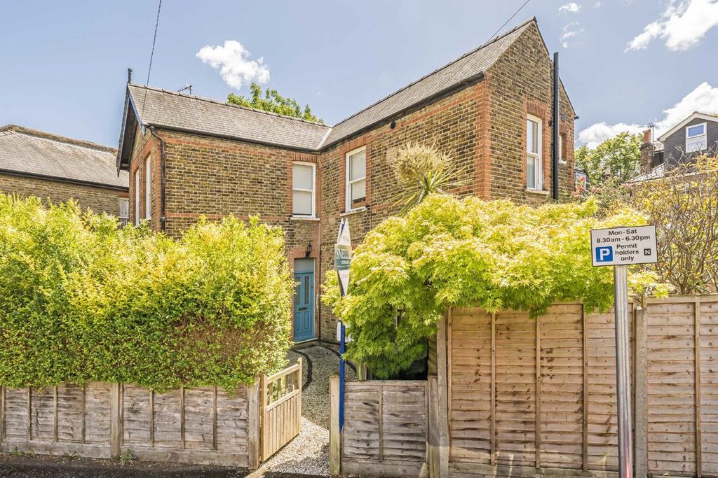 Property photo 1 of 6