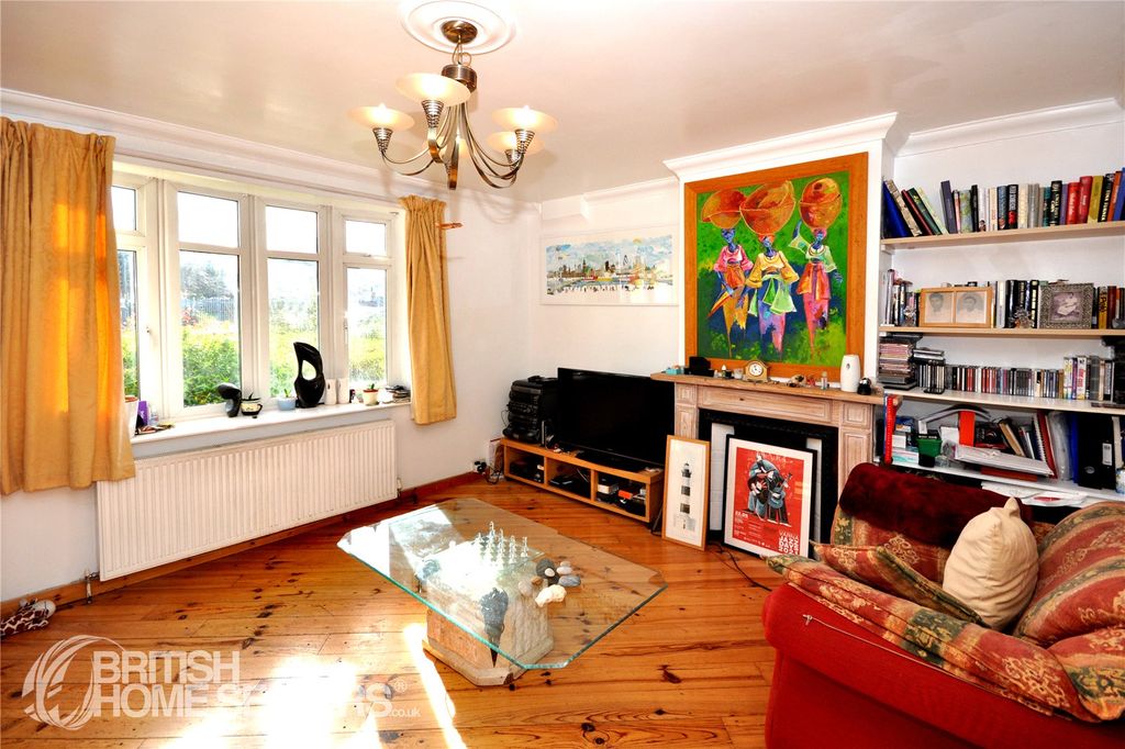 Property photo 2 of 18 Picture No. 15