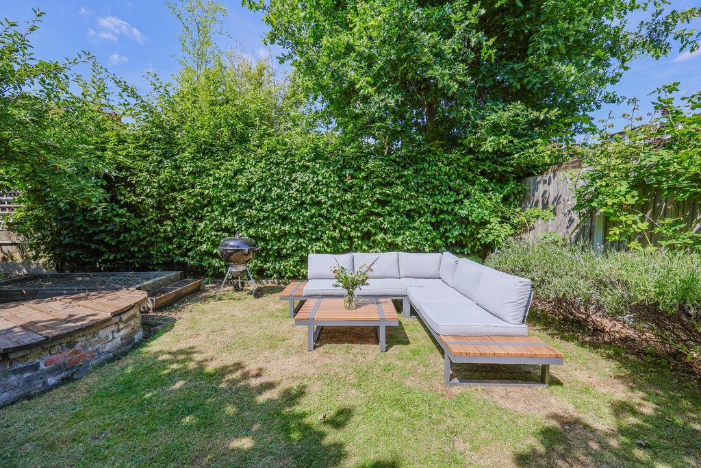 Property photo 3 of 31