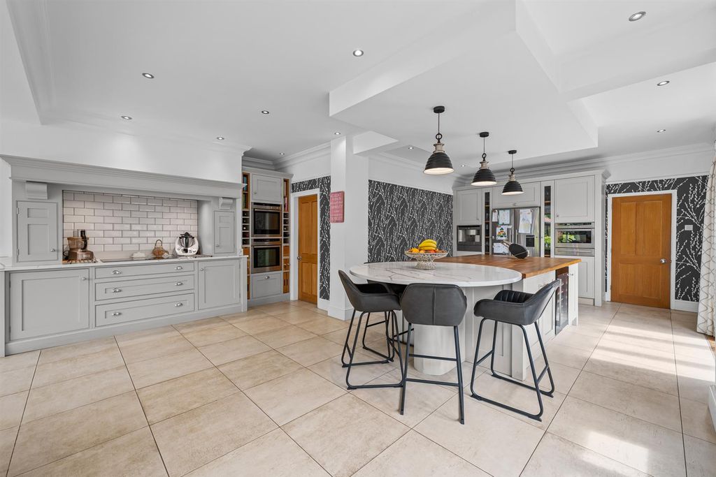 Property photo 3 of 42 Linden House-18.Jpg