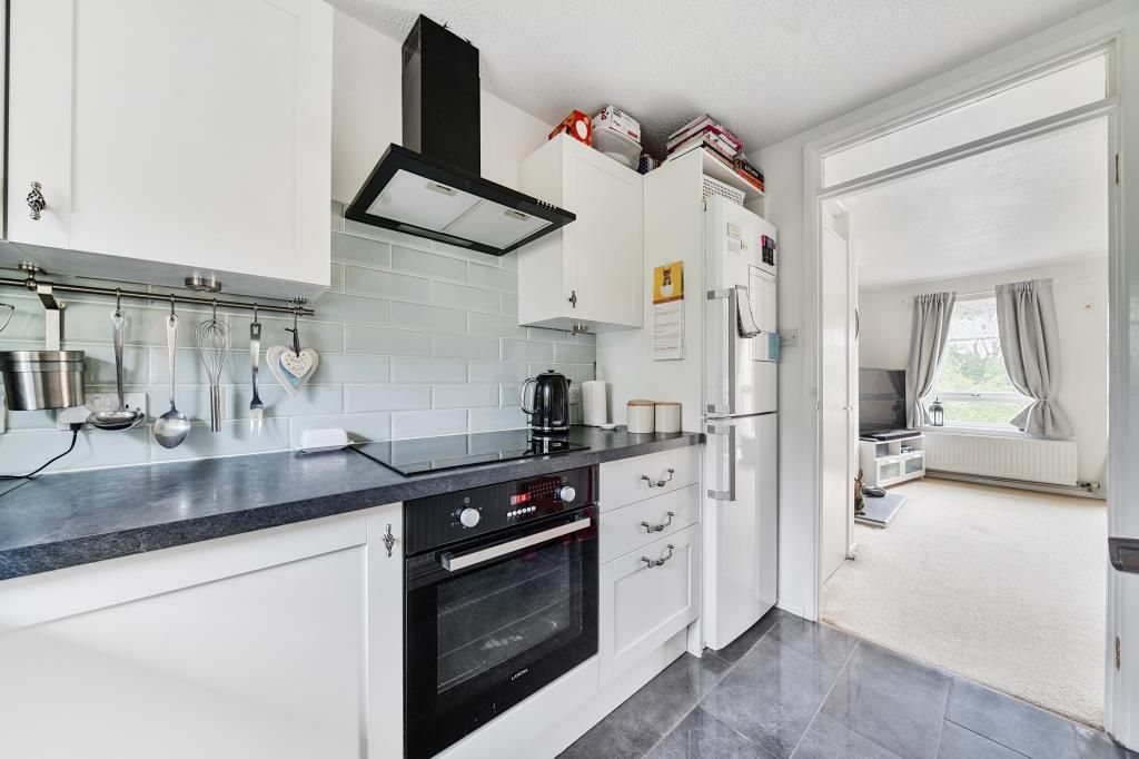 Property photo 3 of 19 Kitchen