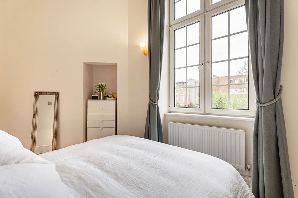 Property photo 3 of 30 Bedroom