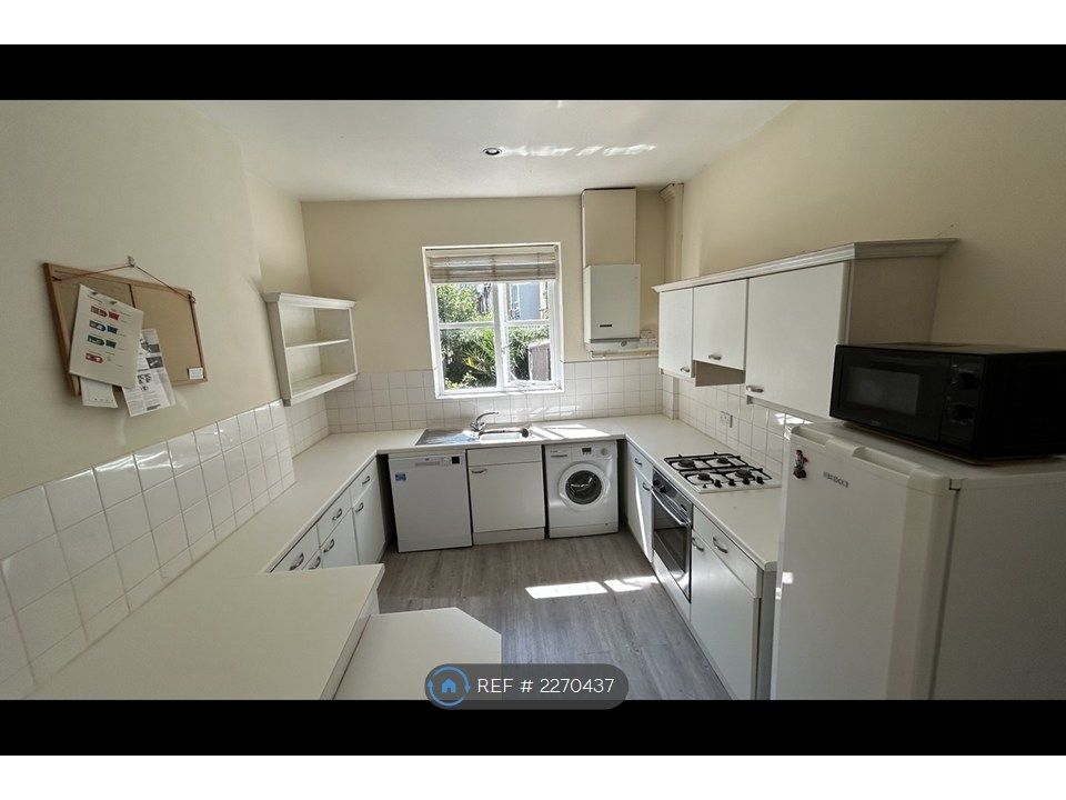 Property photo 3 of 12 Eat In Kitchen