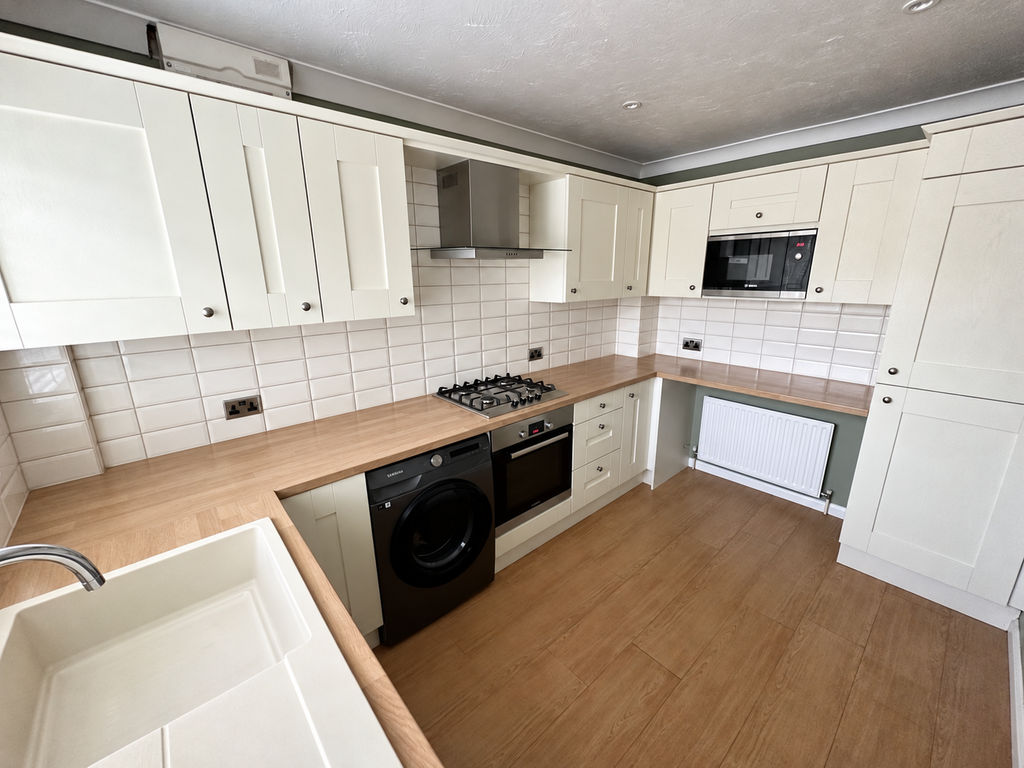 Property photo 2 of 12 8E964701-2A8F-4D4B-A26E-0F7C73653071