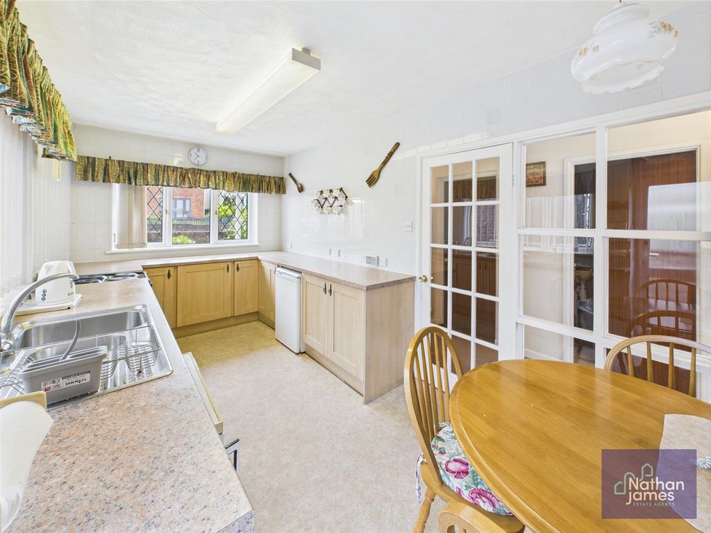 Property photo 2 of 19 Kitchen