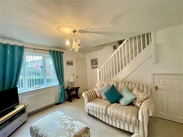 Property photo 3 of 19 Lounge