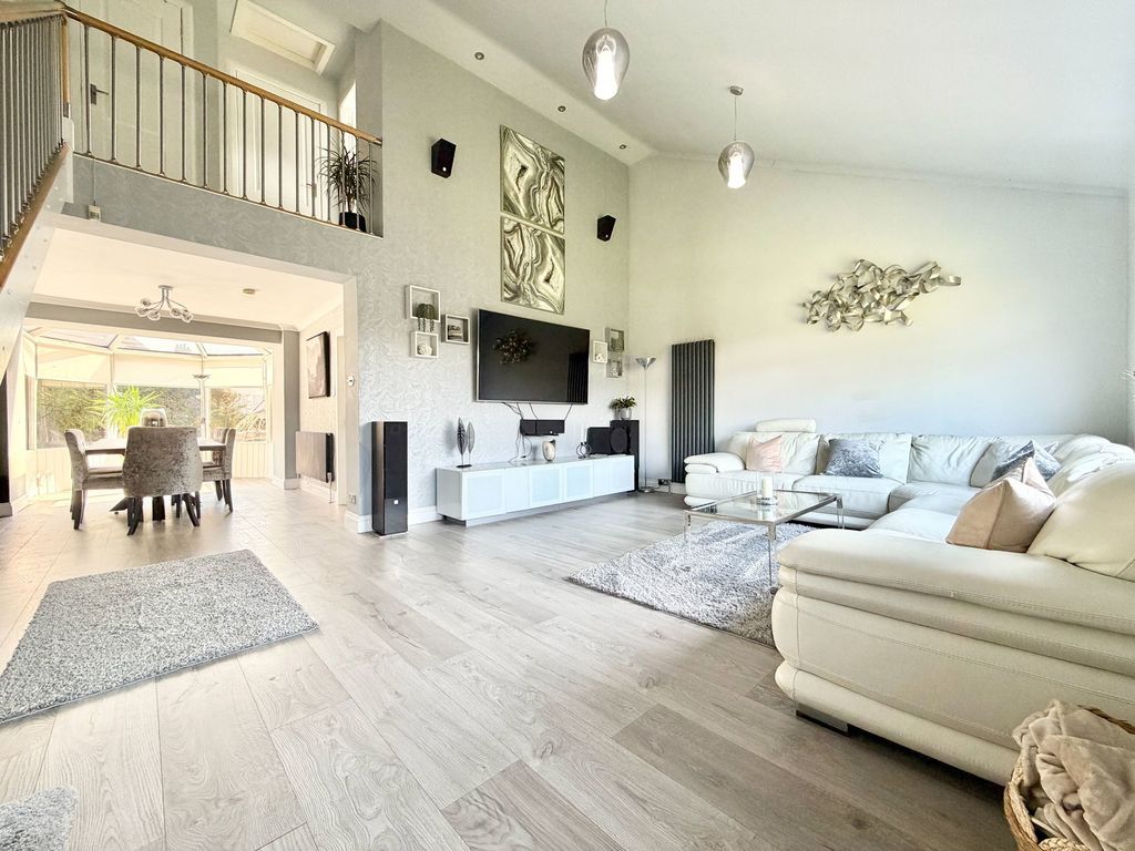 Property photo 3 of 49