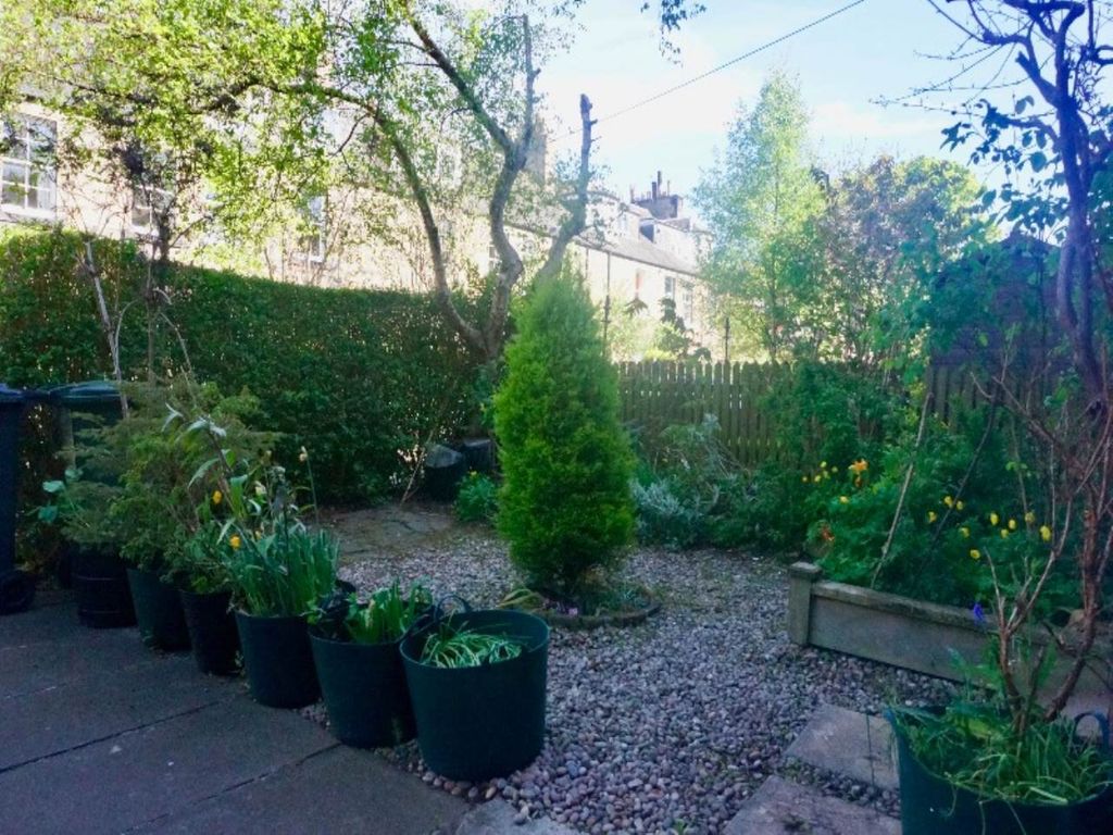 Property photo 2 of 10 Outside