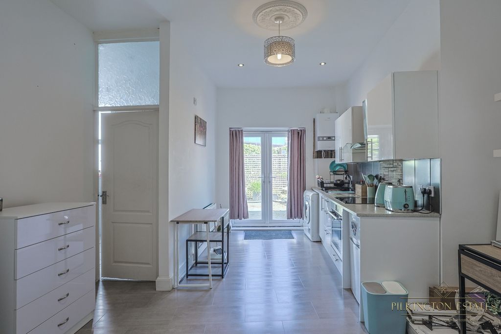 Property photo 2 of 13 4298554