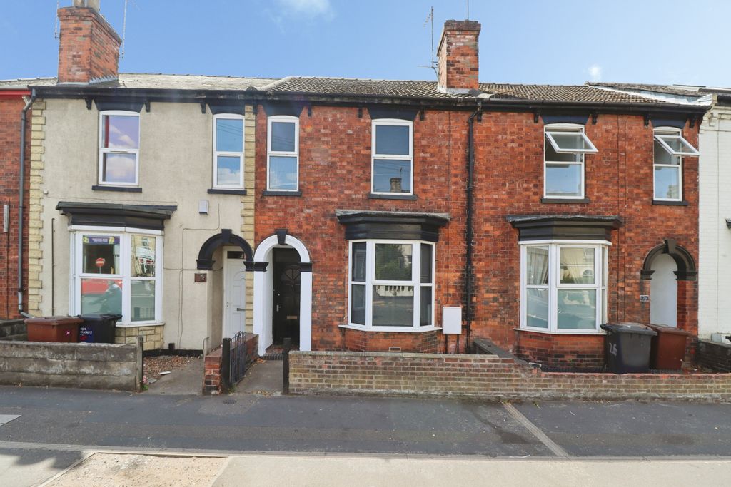 Property photo 1 of 17