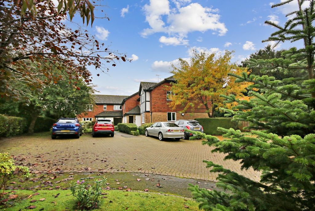 Property photo 2 of 8